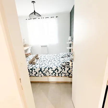 Coliving - Wifi - Tv - Proche Tram - L'escale Partagee Maison d'hôtes *