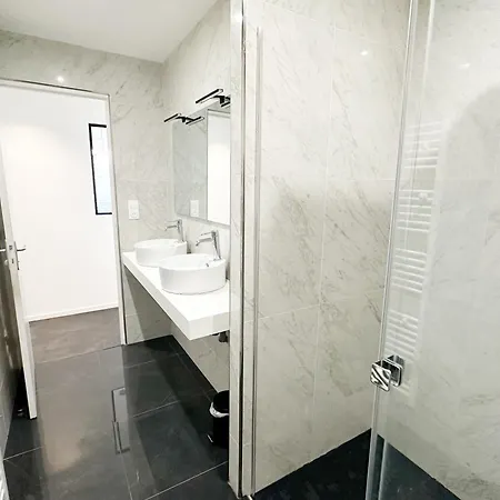 Maison d'hôtes Coliving - Wifi - Tv - Proche Tram - L'escale Partagee *